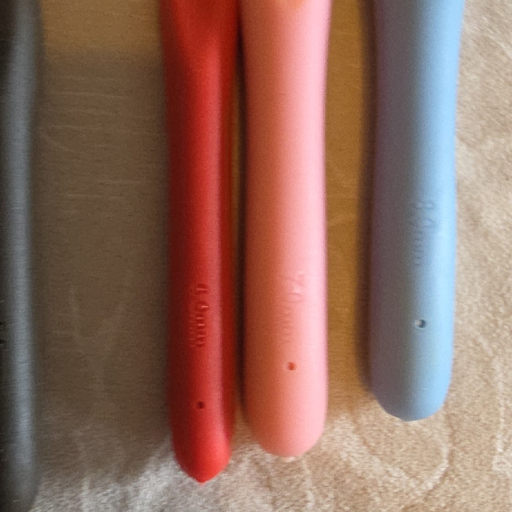 Vibrant Crochet Hook Set with Case - Picture 3 of 8